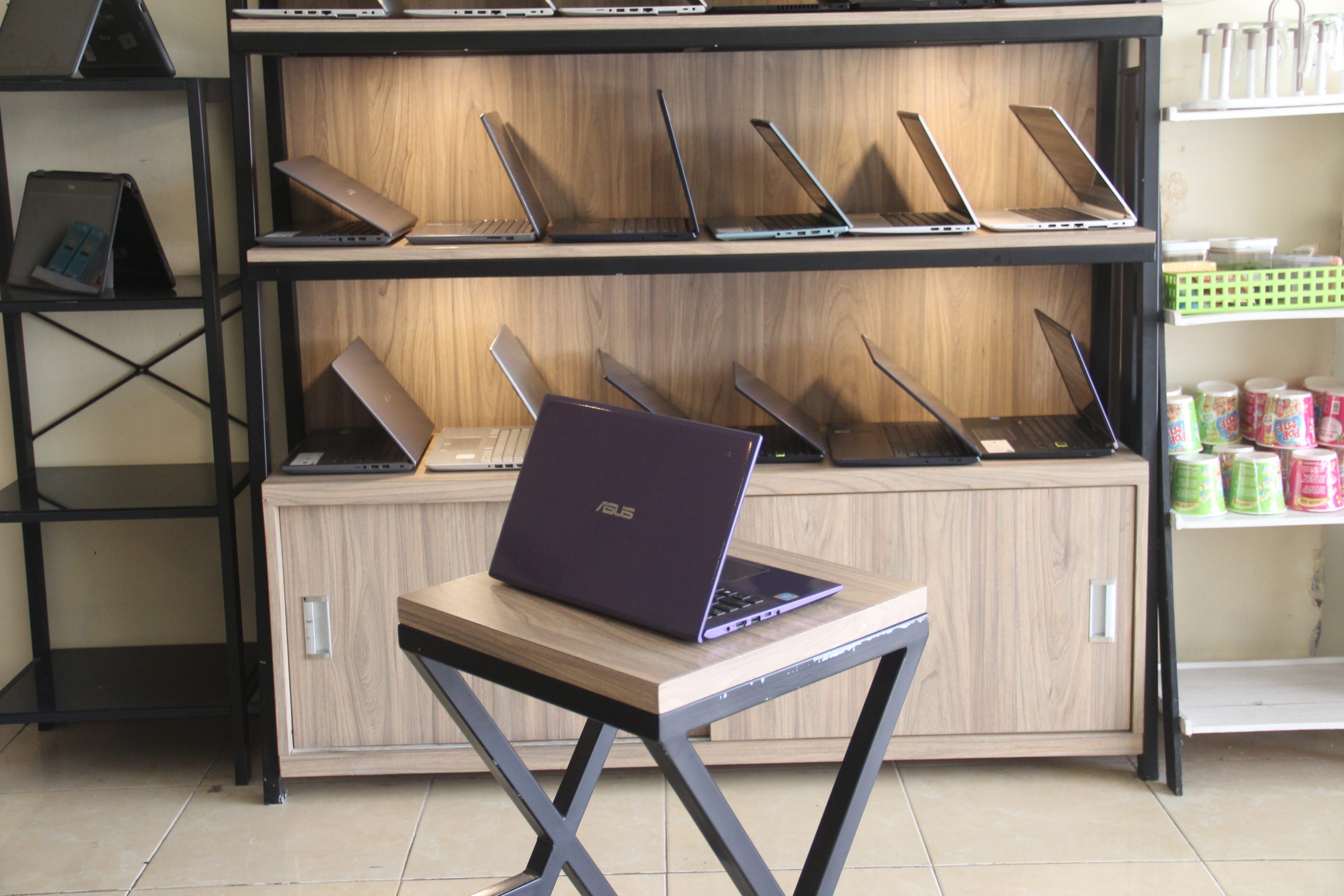Asus VivoBook A442U - Gambar 2