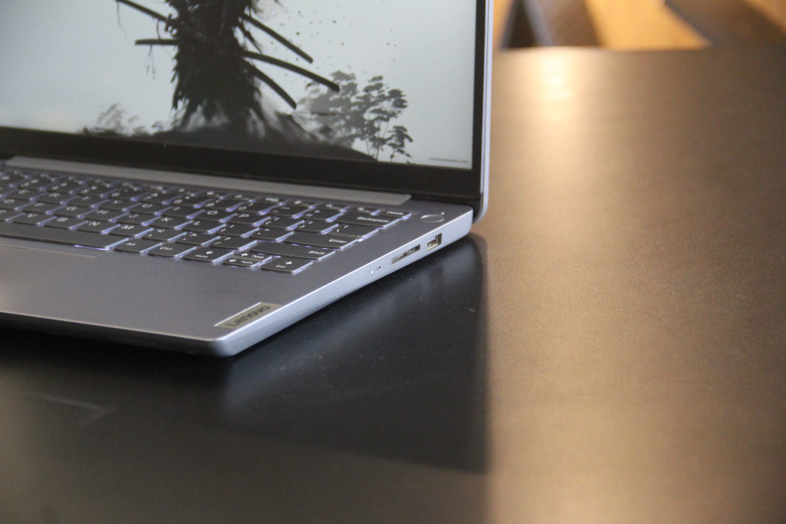 Lenovo IdeaPad Slim 3i - Gambar 4