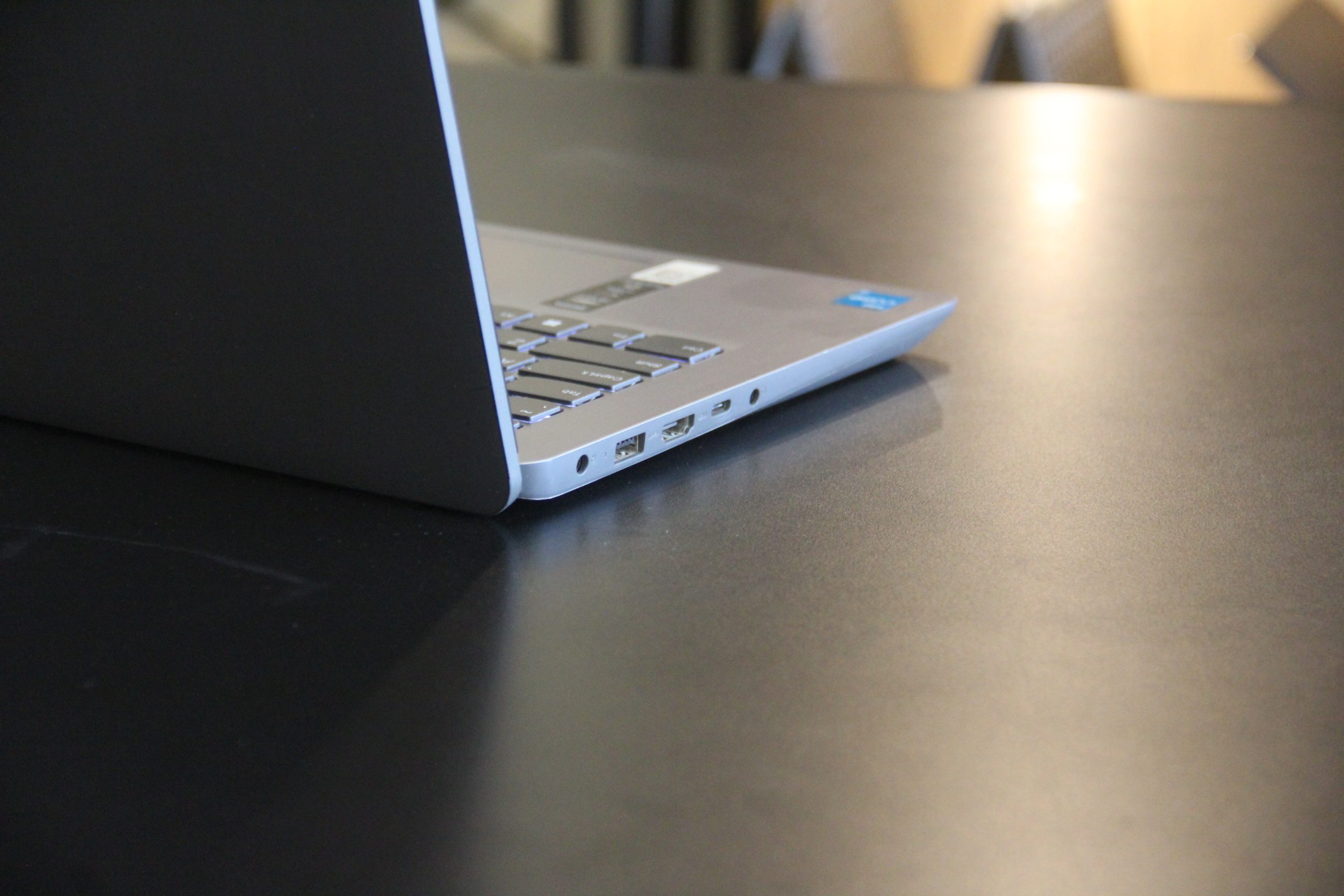 Lenovo IdeaPad Slim 3i - Gambar 3