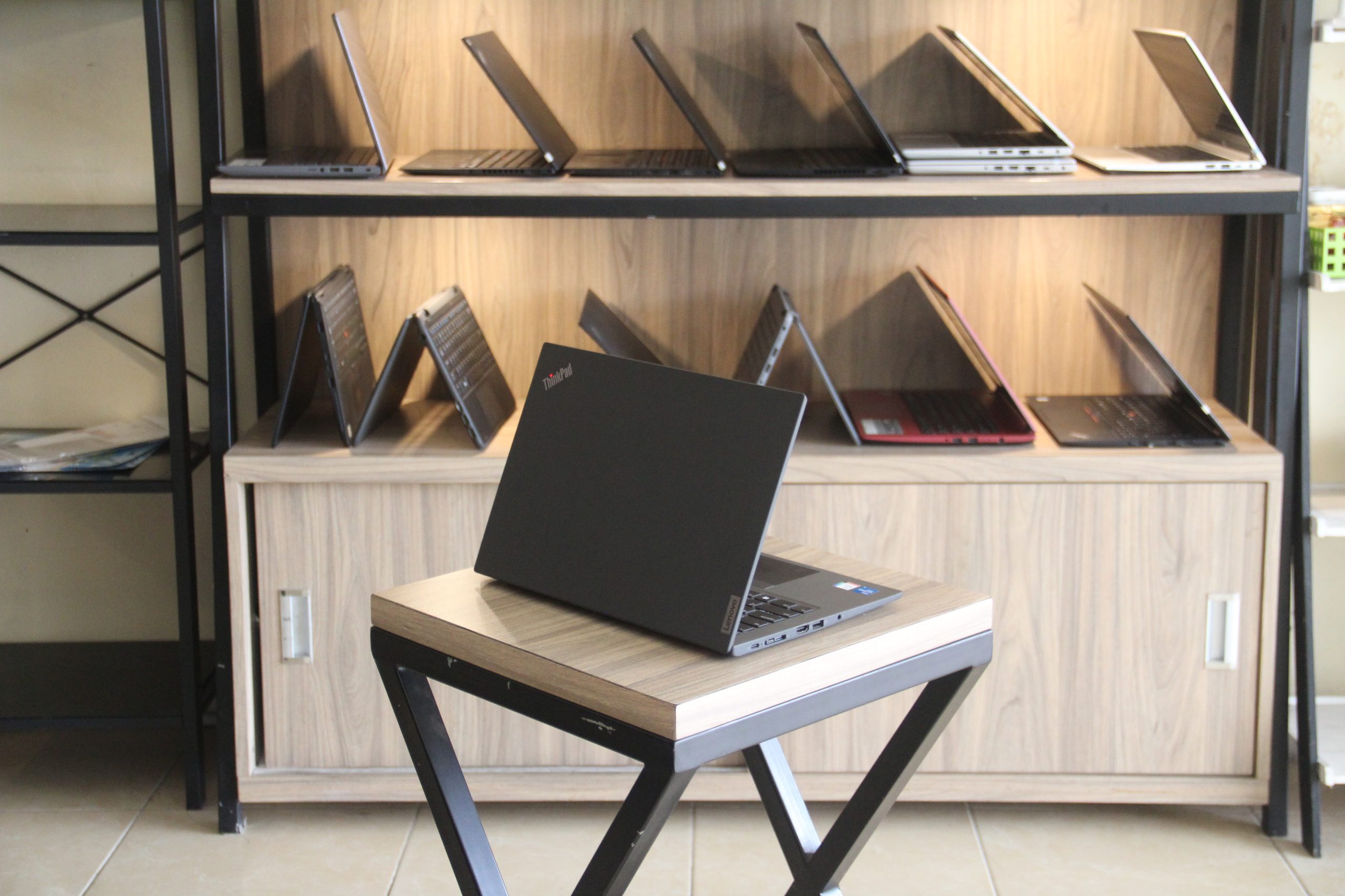 Lenovo ThinkPad T14s Gen 2 - Gambar 3
