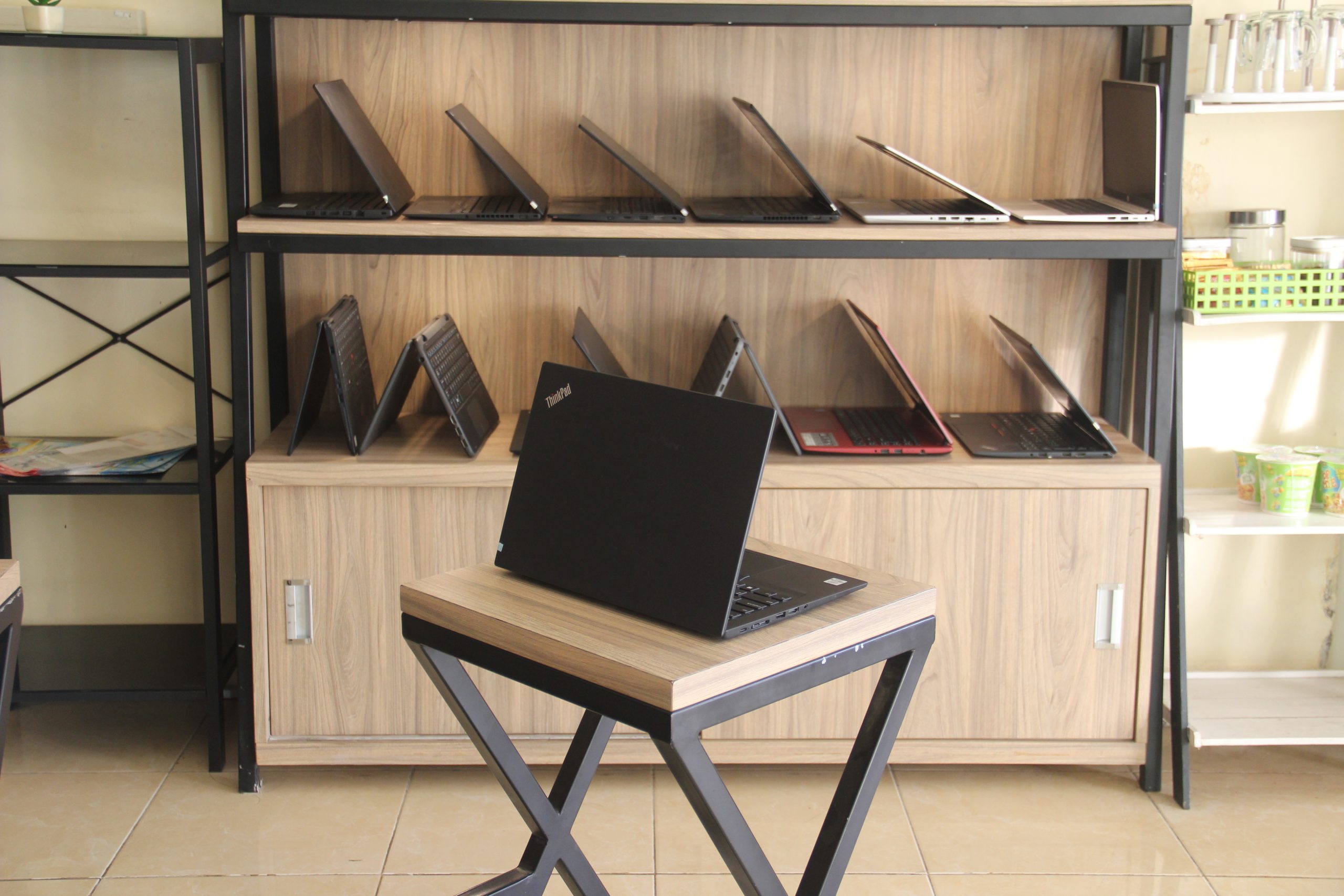 Lenovo ThinkPad T14s Gen 1 - Gambar 3