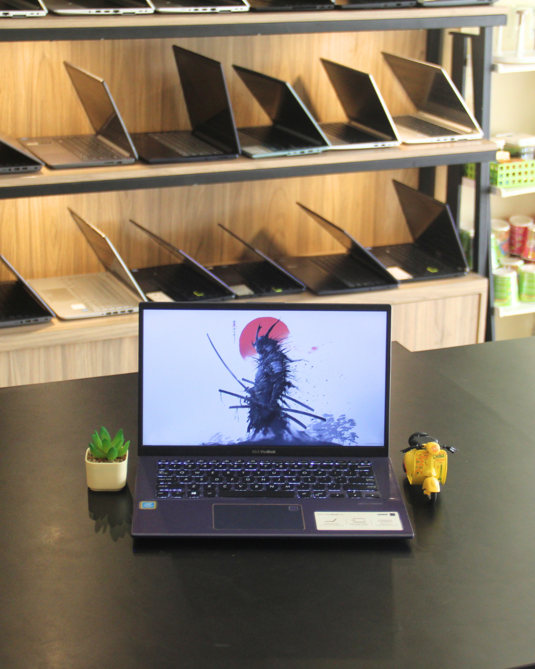 Asus VivoBook A442U