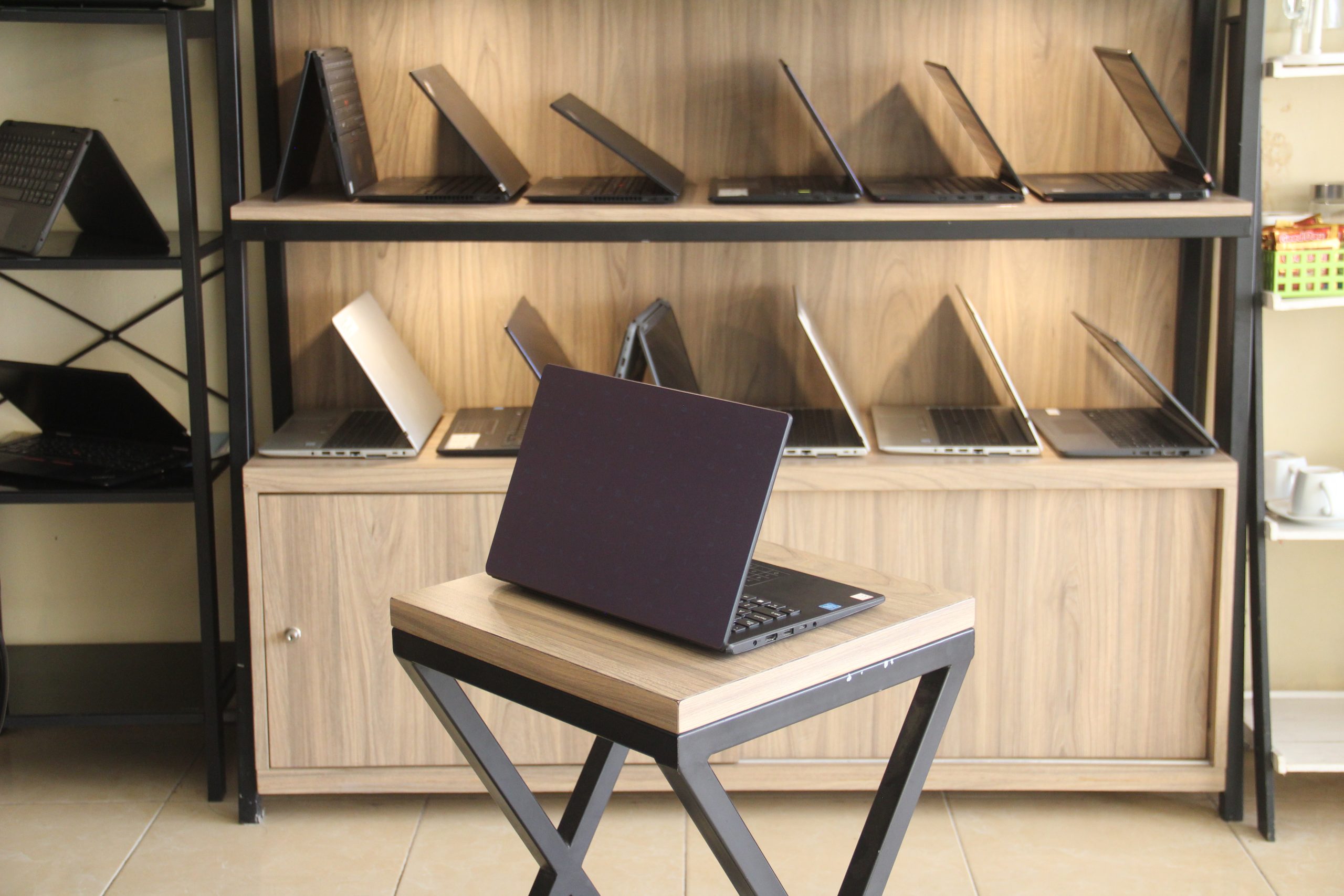 Asus E410M - Gambar 3